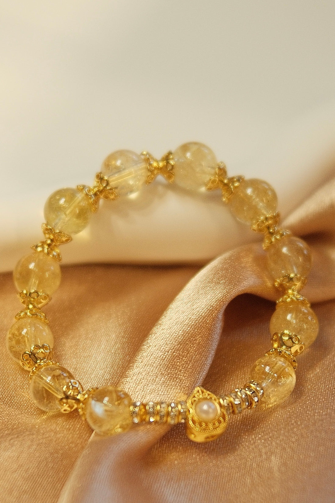 Golden Heiress Bracelet — Embody Wealth, Worth, and Radiant Confidence